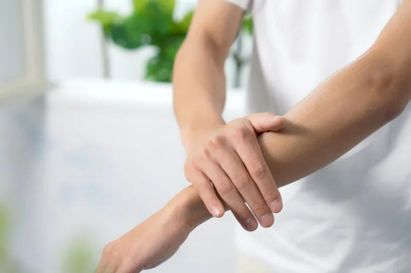 秋冬こそ脱毛を始めるチャンス！来年の夏、肌を見せられる自信を｜メンズ脱毛千歳